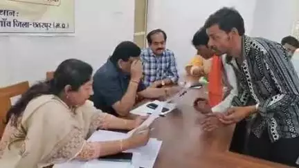 नौगांव: नौगांव तहसील कार्यालय में आयोजित जनसुनवाई में 22 आवेदन हुए प्राप्त, SDM ने सुनीं समस्याएँ
