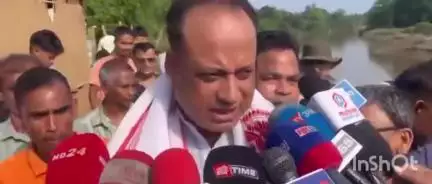 ছয়গাঁও: ছয়গাঁও অঞ্চলৰ ভিন্ন স্থানত কলহী নৈৰ কাষৰীয়া অঞ্চলসমূহৰ খহনীয়া তথা বান পৰিস্থিতিৰ বুজ লয় বিধায়ক হেমাংগ ঠাকুৰীয়াই