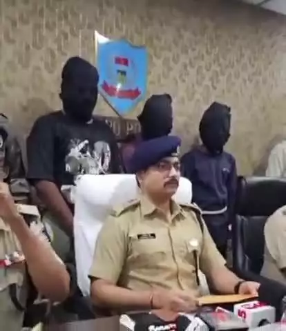 चास: इंदौर से तीन साइबर ठगों को बोकारो पुलिस के साइबर सेल ने किया गिरफ्तार