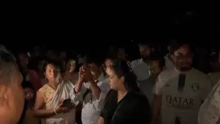 আমবাসা: নাইলাহাবাড়িতে বিদ্যুৎ ও পানীয় জলের দাবিতে জাতীয় সড়ক অবরোধ, জনজীবন বিপর্যস্ত #jansamasya