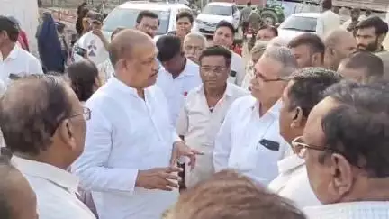 शहादा: बुपकरी गावात आ.डॉ विजयकुमार गावित यांनी जाणून घेतला ग्रामस्थांच्या समस्या #Jansamasya