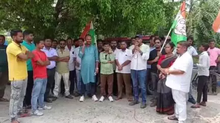 হেমতাবাদ: হেমতাবাদে বিদ্যুৎ পরিসেবা নিয়ে বাড়ছে ক্ষোভ,  বিদ্যুৎ দপ্তরে ডেপুটেশন তৃণমূল কংগ্রেসের #Jansamasya