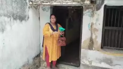 পুরাতন মালদা: ৫ নং ওয়ার্ডের কুট্টি পাড়া এলাকায় আবরো ১ বৃদ্ধার বাড়িতে চুরির ঘটনাকে কেন্দ্র করে চাঞ্চল্য ছড়ালো এলাকায়