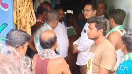 ପୋଲସରା: ରୁମାଗଡ଼ ଗ୍ରାମର ମୃତକ ପରିବାର ଙ୍କୁ ପୋଲସରା ବ୍ଲକ ପ୍ରଶାସନ ପକ୍ଷରୁ ସହାୟତା ପ୍ରଦାନ l