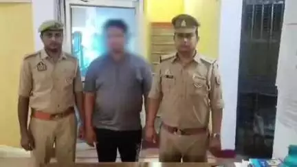 हाथरस: R K गेस्ट हाउस पर नेग मांगने गए किन्नरों पर फायरिंग करने वाले 1 अभियुक्त को कोतवाली हाथरस गेट पुलिस ने किया गिरफ्तार