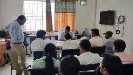 गिद्धौर: गिद्धौर में मनरेगा योजनाओं की समीक्षा बैठक, बीडीओ ने दिए कई दिशा-निर्देश