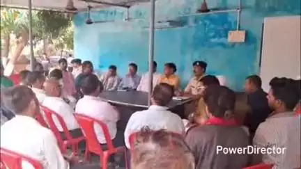 तेघरा: तेघड़ा प्रखंड के फुलवरिया थाना में बकरीद पर्व को लेकर शांति समिति की बैठक