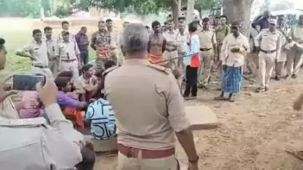 राजपुर: ग्राम सिंगचोरा में वन भूमि पर कब्जा की होड़, ग्रामीणों ने लगभग 20 हजार गड्ढों को पाटा, छावनी में तब्दील हुआ गांव
