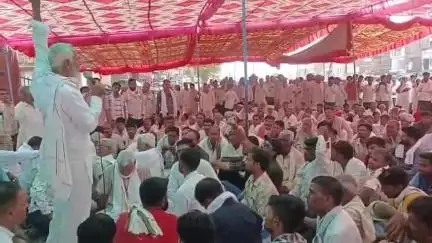 श्रीडूंगरगढ़: उपखंड कार्यालय के आगे ट्रॉमा सेंटर की मांग को लेकर हुआ चेतावनी सभा का आयोजन