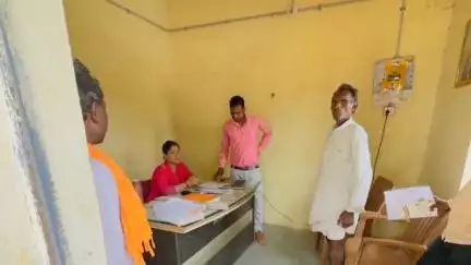 रतलाम नगर: बिरमावल और पलास में तहसीलदारों ने शिविर लगाकर किसानों की ई-केवाईसी और फार्मर रजिस्ट्री की