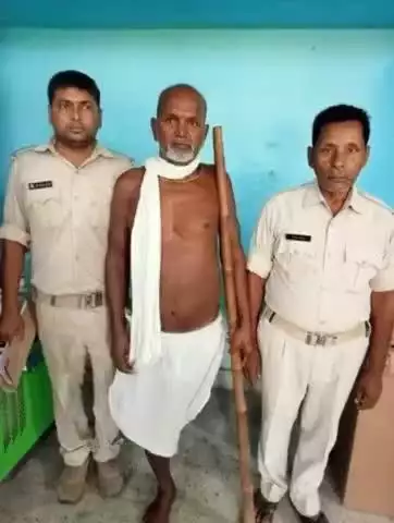 शिक्षक रामटहल दास के हत्या के मामले में मुख्य आरोपी रामजनकी ठाकुरबारी के महंथ बैद्यनाथ दास यादव गिरफ्तार भेजा गया जेल...
