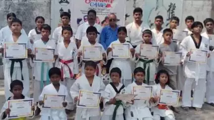 चाईबासा: आदिवासी उरांव समाज संघ द्वारा आयोजित आठ दिवसीय मिक्स मार्शल आर्ट समर कैंप सम्पन्न