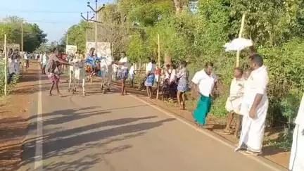 காரைக்குடி: இலுப்பக்குடி கோவில் திருவிழா முன்னிட்டு இரட்டை மாட்டி வண்டி எல்கை பந்தயம்- 32 மாட்டுவண்டிகள் பங்கேற்பு