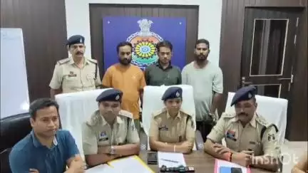 दुर्ग: पुरानी रंजिश और लेन-देन के विवाद में व्यक्ति के घर पर हवा में फायरिंग करने वाले 3 आरोपियों को छावनी क्षेत्र से गिरफ्तार