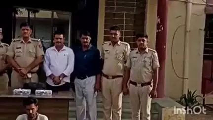 आसीन्द: आसींद पुलिस की बड़ी कार्रवाई: एक साल से फरार अवैध हथियार तस्कर को गिरफ्तार किया, भारी मात्रा में हथियार बरामद
