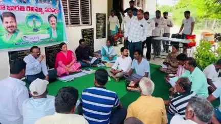 వలిగొండ: భూ సమస్యల పరిష్కారానికి భూ భారతి సదస్సులు: అదుపు కలెక్టర్ వీరారెడ్డి