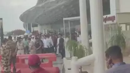 भिंड नगर: भिंड से सैकड़ों कांग्रेस कार्यकर्ता नेता प्रतिपक्ष राहुल गांधी का स्वागत करने भोपाल पहुंचे