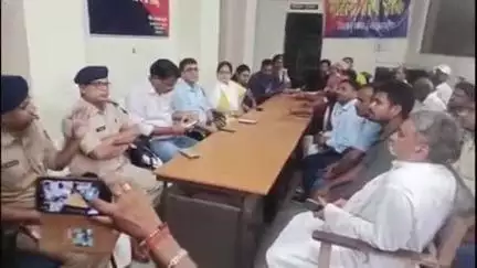 सिलाव: बकरीद पर्व को लेकर सिलाव थाना में एसडीओ के नेतृत्व में शांति समिति की बैठक हुई