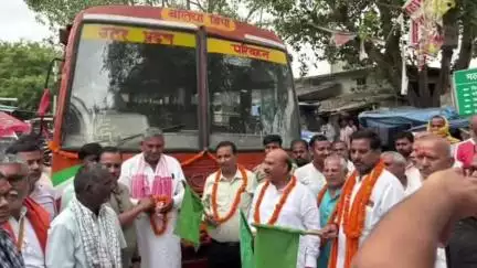 रसड़ा: मलप हरसेनपुर चट्टी से बलिया के लिए नई रोडवेज बस सेवा का शुभारंभ, लोगों में हर्ष व्याप्त