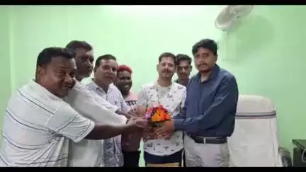 କେନ୍ଦୁଝର ସହର: ପାଟଣା ରେ ନୂତନ ତହସିଲଦାର ଙ୍କ ଯୋଗଦାନ, ସୌଜନ୍ୟ ମୂଳକ ସାକ୍ଷାତ କଲେ ପାଟଣା ପ୍ରେସ କ୍ଳବର କର୍ମକର୍ତ୍ତା