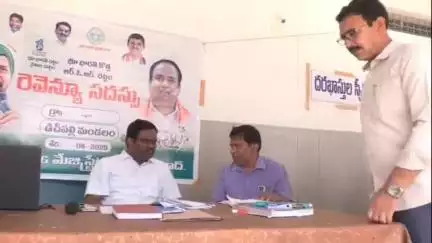 నిజామాబాద్ రూరల్: భూభారతి రెవెన్యూ సదస్సులను సద్వినియోగం చేసుకోవాలి: డిచ్పల్లి, ధర్పల్లి రెవెన్యూ సదస్సులో కలెక్టర్ రాజీవ్ గాంధీ హనుమంతు