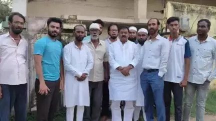 मांडर: मदरसा आलिया पतरा टोली के संरक्षक स्व. मौलाना अख्तर के आवास पर परिजनों से भेंट