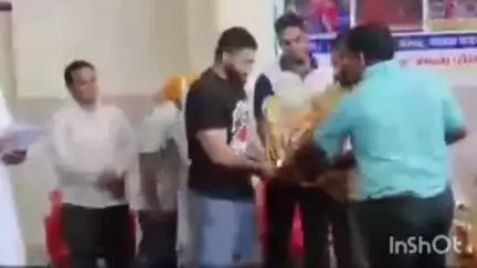 अम्बाला: छावनी के वारहीरोज मेमोरियल स्टेडियम के हॉस्टल में कुश्ती प्रतियोगिता का आयोजन, पहलवान सम्मानित