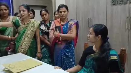 ଆସିକା: ଇସି ମେମ୍ବର ଙ୍କ ଗ୍ରସ୍ତ ଖର୍ଚ୍ଚ ଟଙ୍କା କୁ ନେଇ ବିବାଦ,ବିଡ଼ିଓ ଙ୍କୁ କାର୍ଯ୍ୟାଳୟ ରେ ଭେଟି ଦାବି ଜାଣିଇଲା ଜିଲ୍ଲା ସଙ୍ଘ#jansamasya