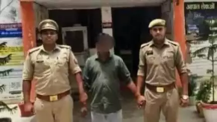 बारा: लालापुर पुलिस टीम ने छेड़खानी के मामले में वांछित अभियुक्त को लालापुर बाजार से गिरफ्तार कर जेल भेजा