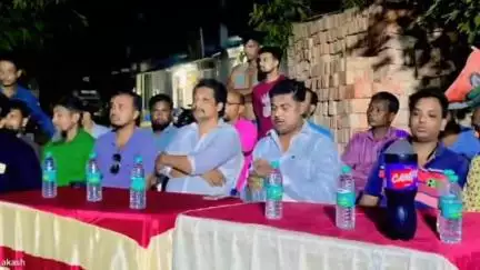 ভাঙড় ১: ভাঙ্গড় ১ নম্বর ব্লকের বোদরা অঞ্চলের চাঁদপুর লস্কর পাড়া বুথের কর্মীদের নিয়ে বৈঠক নেতৃত্বদের