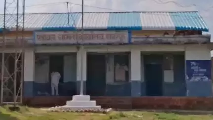 पातुर: 'सुप्रीम' कोर्टाला निवडणुक आयोगाने मारले फाट्यावर,२८दिवसात अधिसूचना काढली नाही वंचितचे राज्यप्रवक्ता पातोडे #jansamasya
