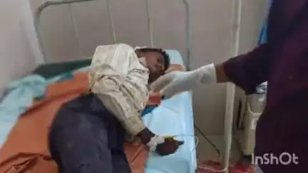 పరిగి: పరిగి పట్టణంలో అదుపుతప్పి ద్విచక్ర వాహనం బోల్తా, ఒక వ్యక్తికి గాయాలు ఆస్పత్రికి తరలింపు