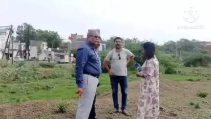 खरगौन: खरगोन: मुख्य मार्गों से अवैध निर्माण व अतिक्रमण हटाने के लिए नगर पालिका सीएमओ ने किया निरीक्षण