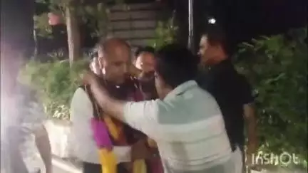 मंडी: मंडी में कांग्रेस सरकार की जनविरोधी नीतियों के कारण कांग्रेस छोड़कर भाजपा में सम्मिलित हुए