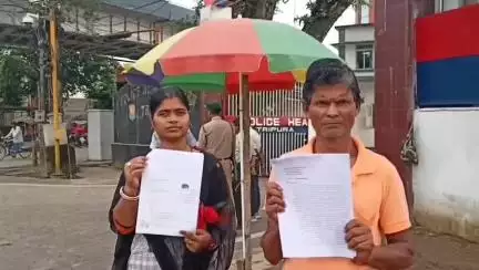 মোহনপুর: ফটিকছড়া বাজার এলাকায় নিজ বাড়ি থেকে পরিবারকে উচ্ছেদের চক্রান্ত,SP-র শরণাপন্ন পরিবার