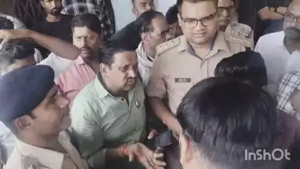 पाटन: कृषि उपज मंडी में हंगामे के बाद शुरू हुई उड़द की खरीदी, मंडी सचिव ने किसानों को भाव से अवगत कराया