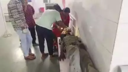 सोहागपुर: ग्राम शोभापुर में आस्था पब्लिक स्कूल के पास कार ने 2 मोटरसाइकिलों को मारी टक्कर, एक युवक गंभीर घायल