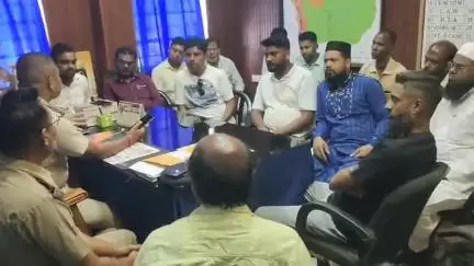 কালচিনি: বকরিদ উপলক্ষে কালচিনি এলাকার মসজিদ ও মাদ্রাসা কমিটির সদস্যদের নিয়ে  বৈঠক করলেন পুলিশ আধিকারিকরা