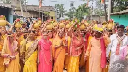 सोनो: चकाई में पांच दिवसीय श्रीमद्भागवत कथा सह एकादशी उद्यापन को लेकर निकाली गई कलश यात्रा