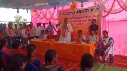 ପାଟଣାଗଡ: ଅପରଳାନ୍ତ ନିକଟରେ ଘର ବନାଉଥିବା କିଛି ଲୋକଙ୍କୁ ମୁଖ୍ୟମନ୍ତ୍ରୀ ପାକିସ୍ତାନୀ ଆତଙ୍କବାଦୀ କହୁଥିବାର ଭିଡ଼ିଓ ଭାଇରାଲ