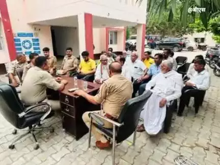 खेरागढ़: जगनेर थाने पर आगामी त्यौहार को लेकर पीस कमेटी की बैठक हुई