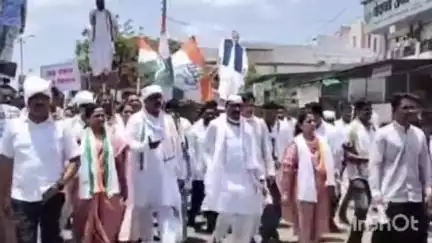 चंद्रपूर: आर्णी येथे 'शेतकरी आत्मसन्मान पदयात्रा व मेळावा, 
काँग्रेस प्रदेशाध्यक्ष हर्षवर्धन सपकाळ यांची उपस्थिती