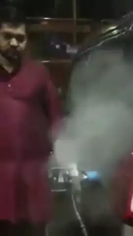 हवेली: हडपसर येथील टेकवडे पेट्रोल पंपावर धोकादायक रित्या सीएनजी गॅस वाहनांमध्ये भरला जात असल्याचा व्हिडिओ समोर आला आहे.