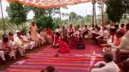 गलियाकोट: भाजपा के पूर्व सांसद कनकमल कटारा ने भाजपा प्रत्याशी के समर्थन में की बैठक