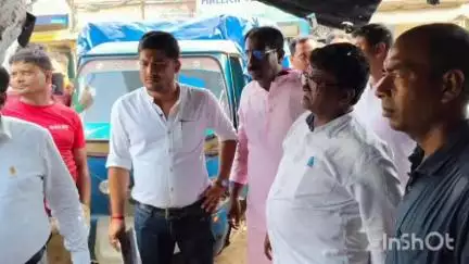 উলুবেড়িয়া ১: উলুবেড়িয়া পৌরসভার গঙ্গারামপুর আইল্যান্ডে নটারি পার্কের কাজ পরিদর্শন এলেন উলুবেড়িয়ার পৌর প্রধান