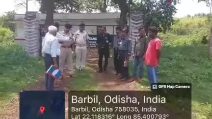 ଚମ୍ପୁଆ: ସୁନ୍ଦରଗଡରେ ବିସ୍ଫୋରକ ଗାଡି ଲୁଟ ଘଟଣା, ବଡବିଲ ଥାନା ଅଞ୍ଚଳର ବିଭିନ୍ନ ବିସ୍ଫୋରକ ଗୋଦାମ ଯାଞ୍ଚ କଲା ପୋଲିସ