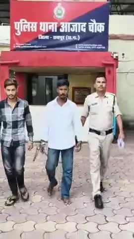 पर्स स्नेचिंग करने वाले 02 आरोपी एवं विधि के साथ संघर्षरत 01 बालक सहित कुल 03 गिरफ्तार* थाना आजाद चौक रायपुर का मामला