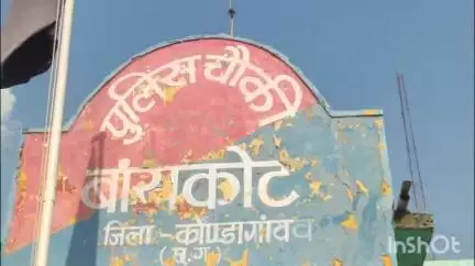 बड़ेराजपुर: बड़बत्तर गांव के पास सड़क हादसे में मृत वाहन चालक का शव पोस्टमार्टम के बाद बांसकोट चौकी पुलिस ने परिजनों को सौंपा