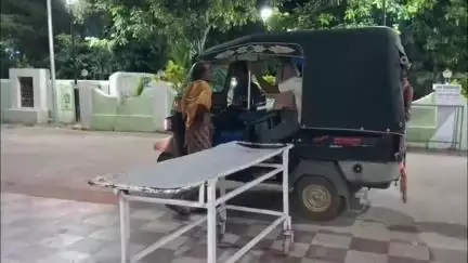 ଆସିକା: ପଞ୍ଚମାପଲ୍ଲୀ ନିକଟ ରେ ବାଟୋଇ କୁ ପଛପଟୁ ଧକ୍କା ଦେଲା ବାଇକ,ଦୁଇ ଗୁରୁତର ଆସିକା ମେଡିକାଲ ରେ ଭର୍ତି