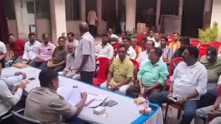 गुमला: बकरीद पर्व को लेकर थाना परिसर में शांति समिति की बैठक, शांति भंग करने वालों पर होगी कड़ी कार्रवाई